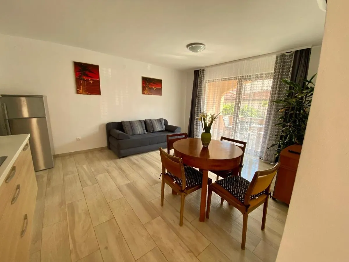 Apartment Mirna Novigrad